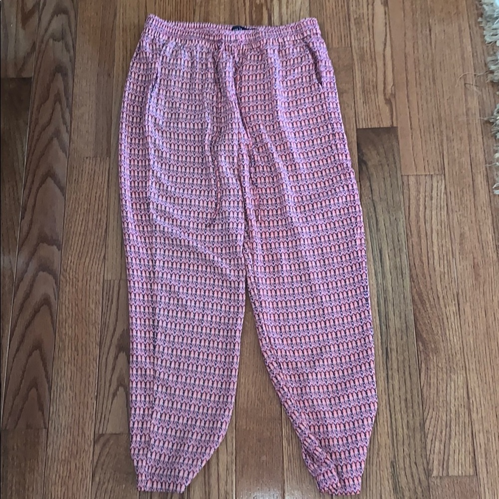 gap pattern pants